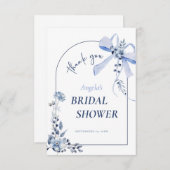 何か青い花の弓の結婚前のお祝い サンキューカード (正面/裏面)