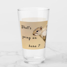 何が起こっているこのリスの写真と文字 タンブラーグラス