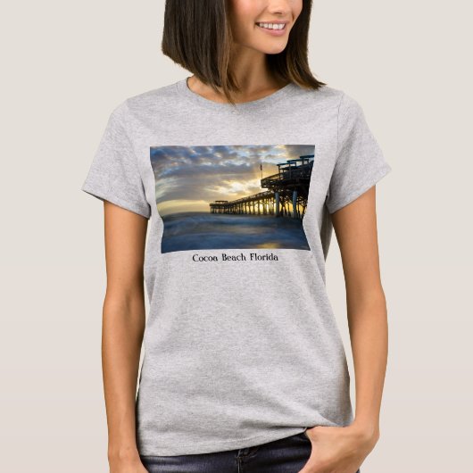 何てココアビーチ朝のTシャツ Tシャツ (正面)