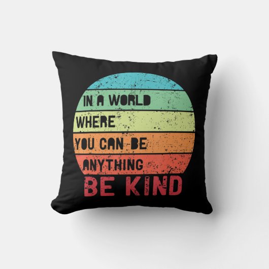 何でも優しい団結できる世界で クッション (正面)