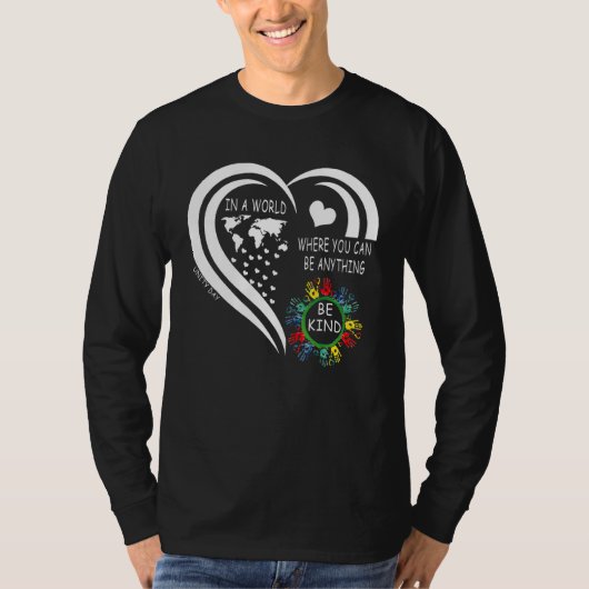 何でも優しい団結できる世界で Tシャツ (正面)