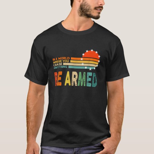 何でも武装できる世界でヴィンテージ Tシャツ (正面)