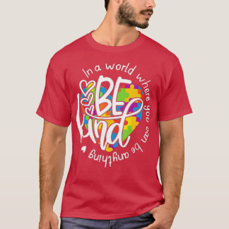 何でも親切にできる世界で – キン Tシャツ