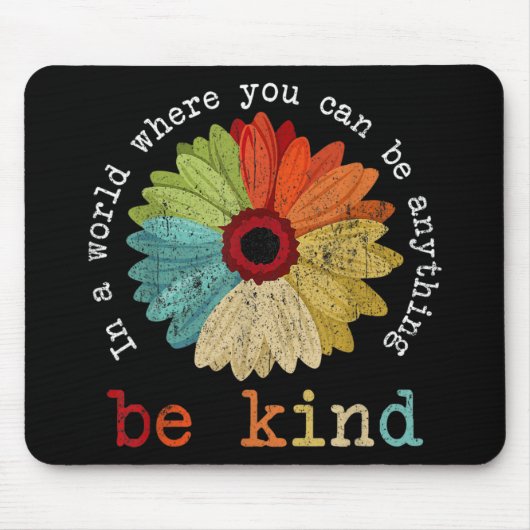 何でも親切にできる世界で マウスパッド (正面)