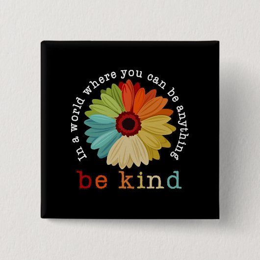 何でも親切にできる世界で 缶バッジ (正面)