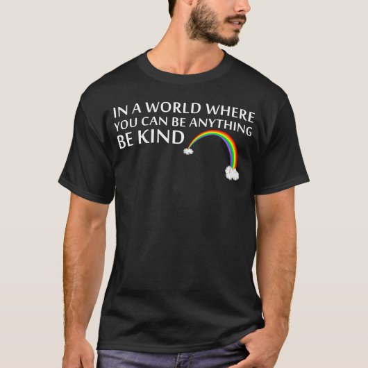 何でも親切にできる世界で Tシャツ (正面)