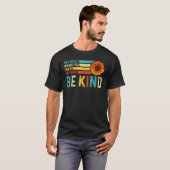 何でも親切にできる世界で Tシャツ (正面フル)