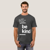 何でも親切にできる世界で Tシャツ (正面フル)