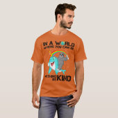 何でも親切にできる世界で Tシャツ (正面フル)