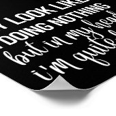 何もおもしろいやっていないように見えるかもしれない ポスター (角)