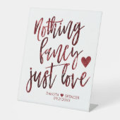 何もファンシー愛しない |ダーククリムゾンレッド結婚ズ 台座サイン (正面)