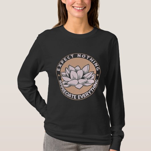 何も何も感謝しないと思う Tシャツ (正面)