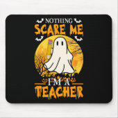 何も私を怖がらせる私は面白いハロウィーンの女教え人だ マウスパッド (正面)