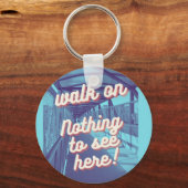何も見えないで歩け！ キーホルダー (正面)
