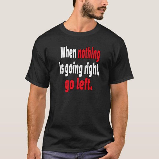 何も起こらない時に行く離れことわざの装置 Tシャツ (正面)