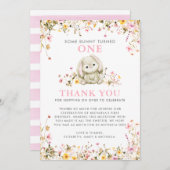 何人かのバニーがピンクの女の子の1歳の誕生日を飾った サンキューカード (正面/裏面)