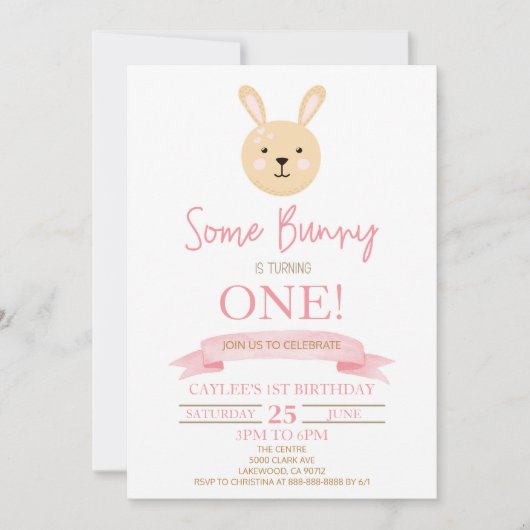 何人かのバニーがピンクの誕生日カスタムパーティーを回している 招待状 (正面)