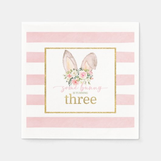 何人かのバニーが三つ曲がっている（バニー耳） スタンダードカクテルナプキン (正面)