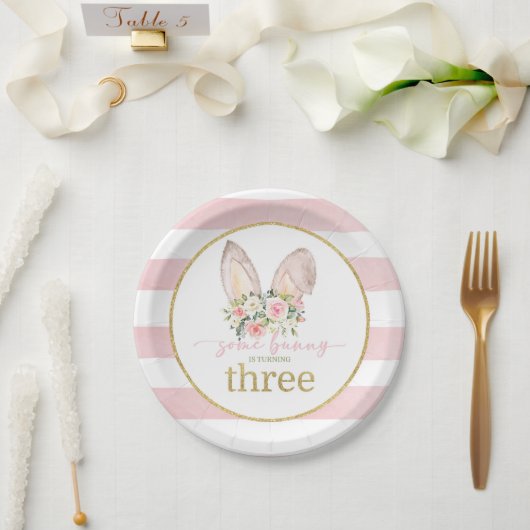 何人かのバニーが三つ曲がっている（バニー・イヤーズ） ペーパープレート (ウェディング)