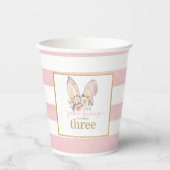 何人かのバニーが三つ耳のパーティーカップを回している 紙コップ (正面)