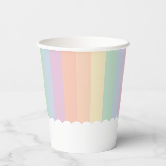 何人かのバニーが男の子の赤ちゃんのシャワーを途中にある 紙コップ (裏面)