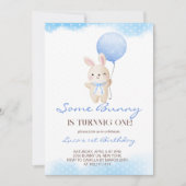 何人かのバニーが1人の男の子誕生日を回している 招待状 (正面)