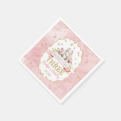 何人かのバニーが3歳の誕生日を迎える スタンダードカクテルナプキン (角)