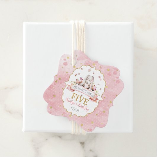 何人かのバニーが5誕生日を回っている フェイバータグ (インサイチュ)