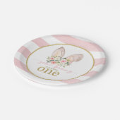 何人かのバニーがONEを回している(バニー・耳) ペーパープレート (アングル)