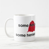 何人かの英雄の衣服岬 コーヒーマグカップ (左)