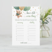 何歳の彼らは赤ちゃんシャワーTeddyクマのカードをゲーム 招待状 (スタンド正面)