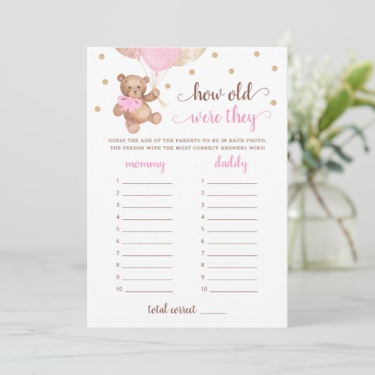 何歳の彼らは赤ちゃんシャワーTeddyクマのカードをゲーム 招待状 (スタンド正面)
