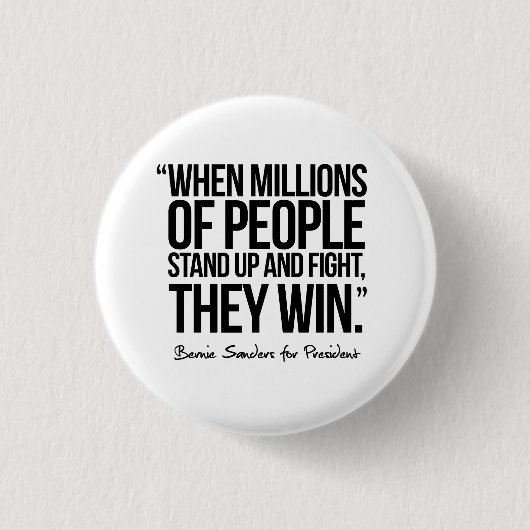 何百万の人々が立つ時-引用文 缶バッジ (正面)