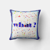 何!ロゴ 16"x16" クッション (裏面)