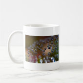 作動中の水 コーヒーマグカップ (左)