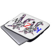 作品番号00012 "ヒーローロボ基本体" ラップトップスリーブ (正面下部)