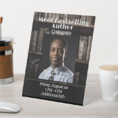 作家本棚の背景の台座看板を満たす 台座サイン (インサイチュ)