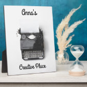 作家、ジャーナリスト、ブロガーの古いタイプライター フォトプラーク (側面)