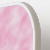 作成されたピンククラウド抽象芸術アートパターン ピックルボールラケット (左詳細)