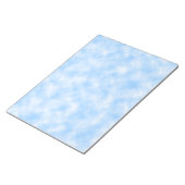 作成された青と白の雲のデザイン ノートパッド (アングル)