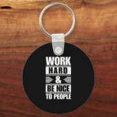 作業懸命は人に優しいステッカー キーホルダー (正面)