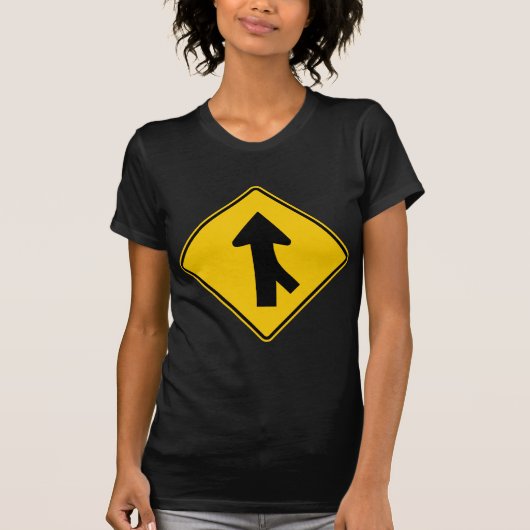 併合します交通ハイウェーの印を(右の) Tシャツ (正面)