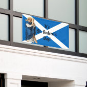 使徒とスコットランド国旗の聖アンドリュー 横断幕 (ビルの外側)