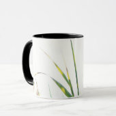 使徒行伝第17章28節は彼の中に住み、聖書の節を動かす マグカップ (正面左)