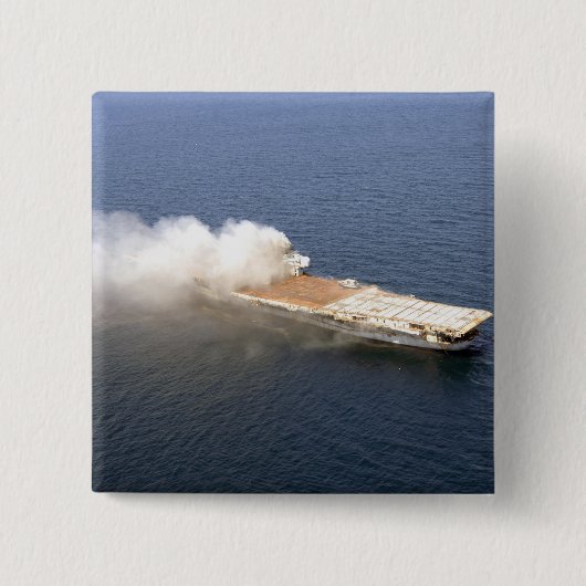 使用停止の航空機である元オリスカニー 缶バッジ (正面)