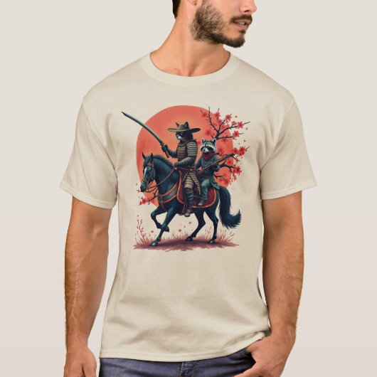 侍カウボーイ猫とアライグマの馬ライド未完 Tシャツ (正面)