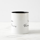 価値ある人生の引用 ツートーンマグカップ (中央)