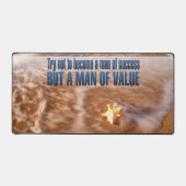 価値ある人間になれ感動的引用文 デスクマット (正面)