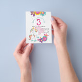 価値のあるユニコーンの女の子の3歳の誕生日パーティー招待状 チラシ (手)