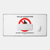 価値のある投資家は無作為にサインのユーモアを歩かない デスクマット (キーボード&マウス)